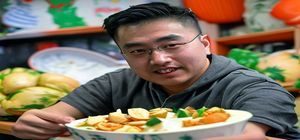 17吃瓜网社区运营负责人小七，负责用户爆料审核与社区互动运营，吃瓜社区氛围营造者